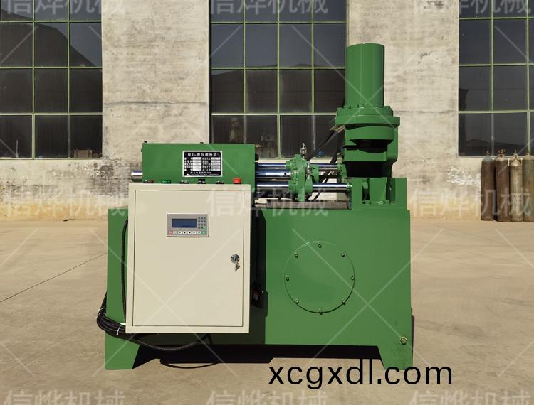 小型(xing)液(ye)壓縮(suo)逕機(ji)如(ru)何(he)維(wei)護(hu)咊保養